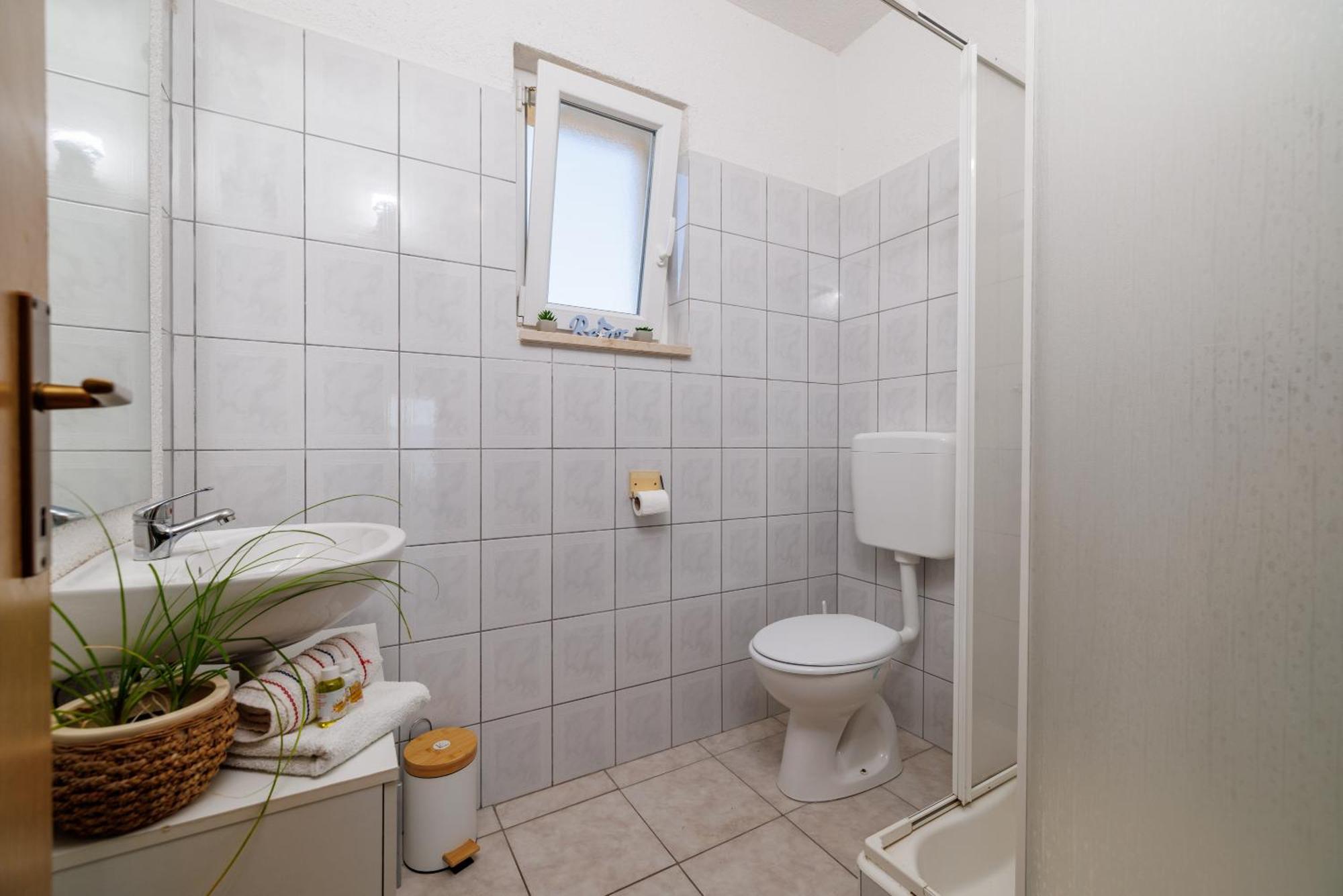 Apartmani Tijana Novi Vinodolski Ngoại thất bức ảnh