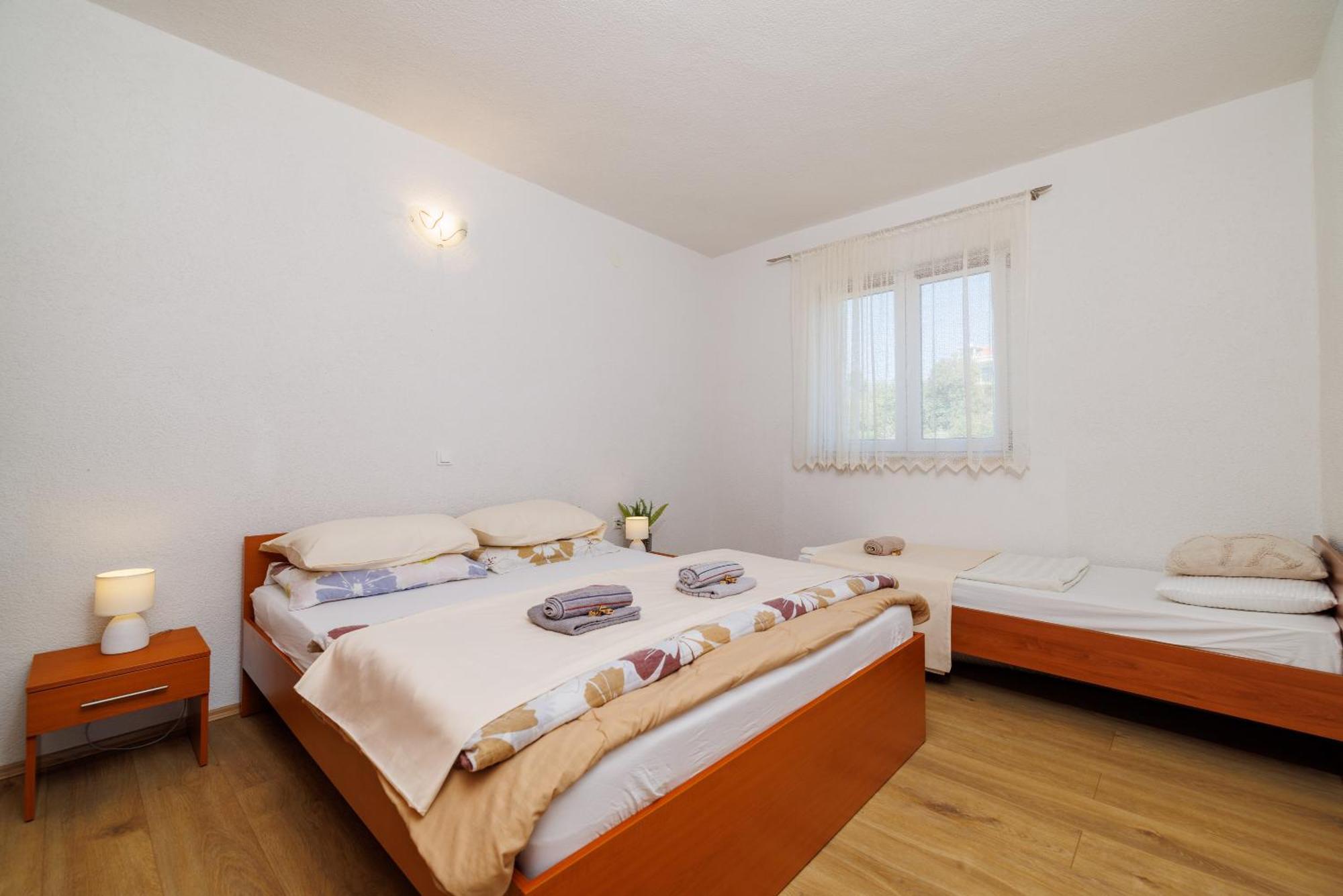 Apartmani Tijana Novi Vinodolski Ngoại thất bức ảnh