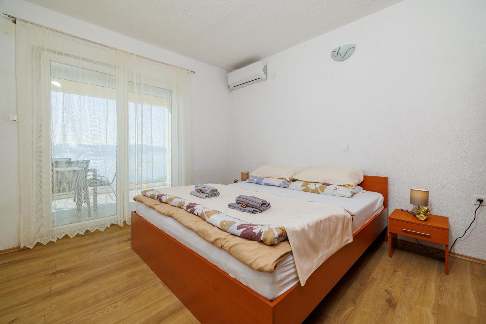 Apartmani Tijana Novi Vinodolski Ngoại thất bức ảnh