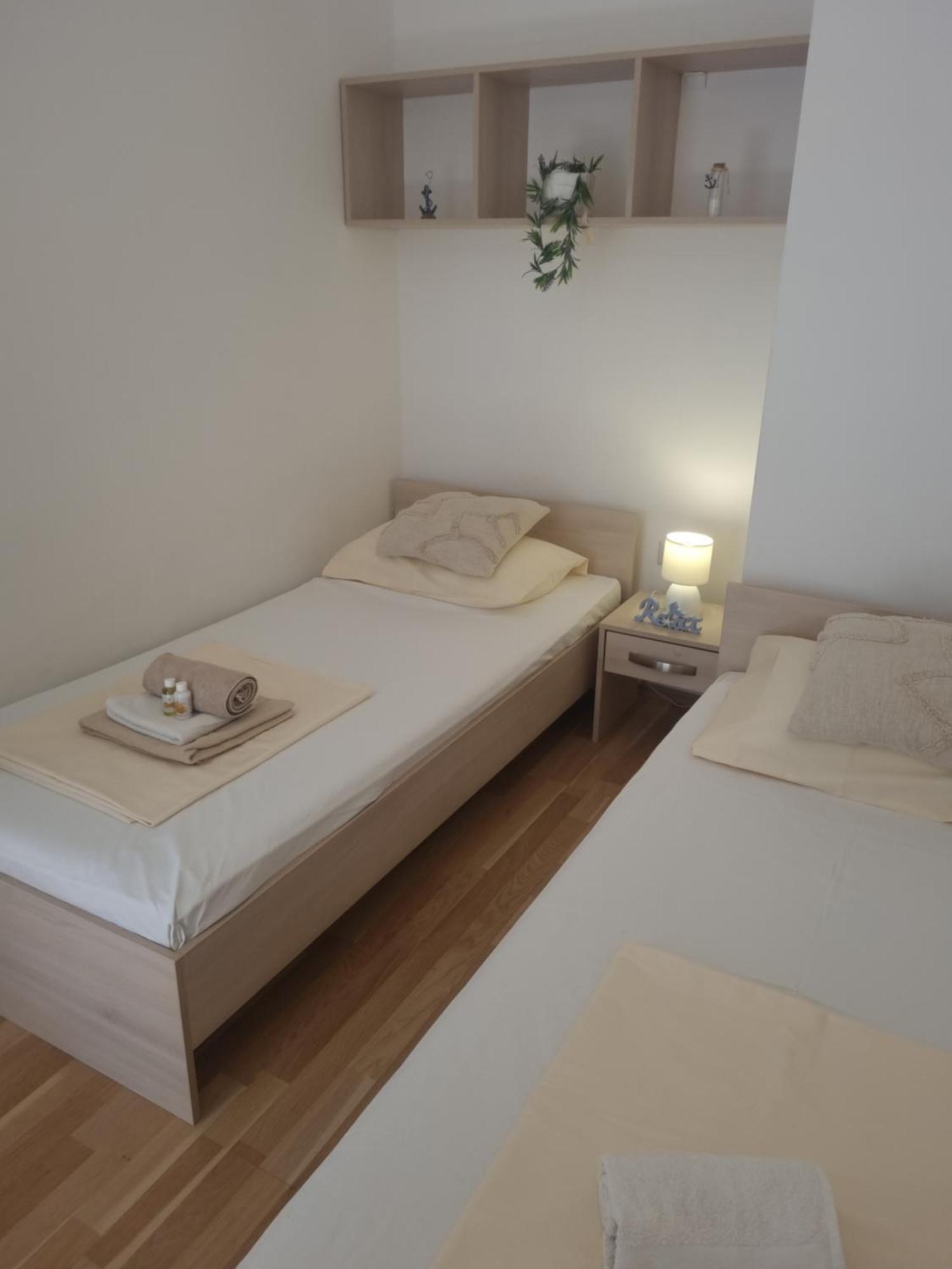 Apartmani Tijana Novi Vinodolski Ngoại thất bức ảnh